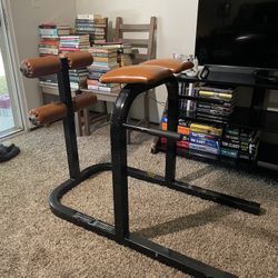 Roman Chair / Hyperextension Bench