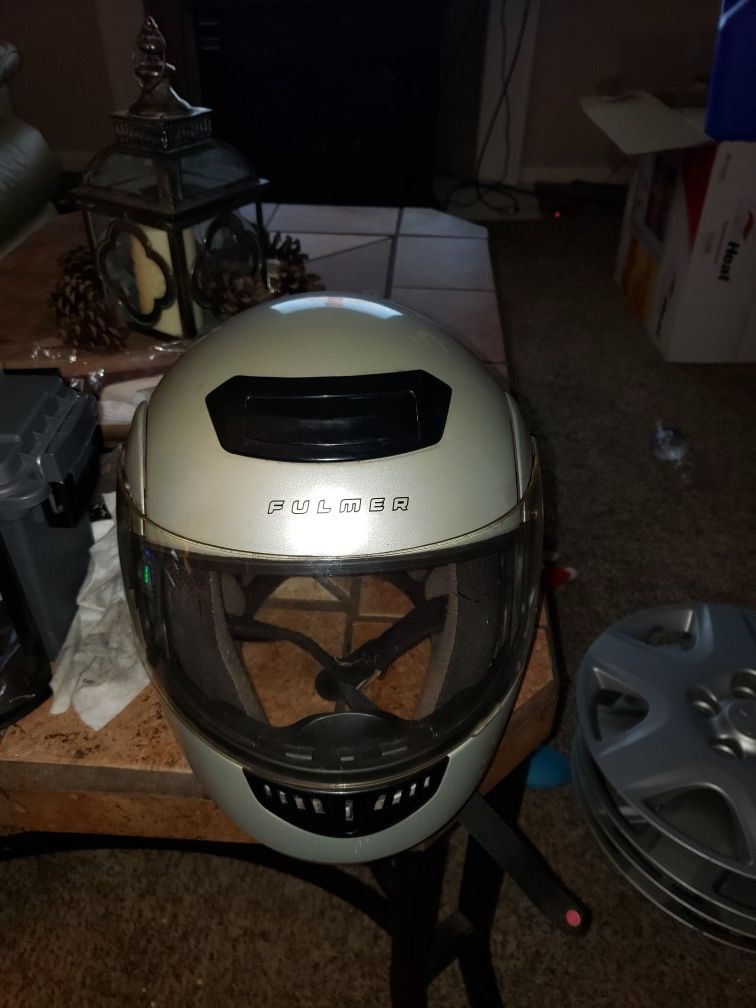 Motorcycle helmet