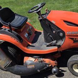 Used 2009 Kubota T1880 Lawn Tractor (Not Running)