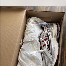 Brand New Men’s 8