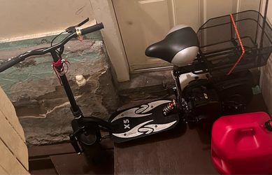 Motor scooter