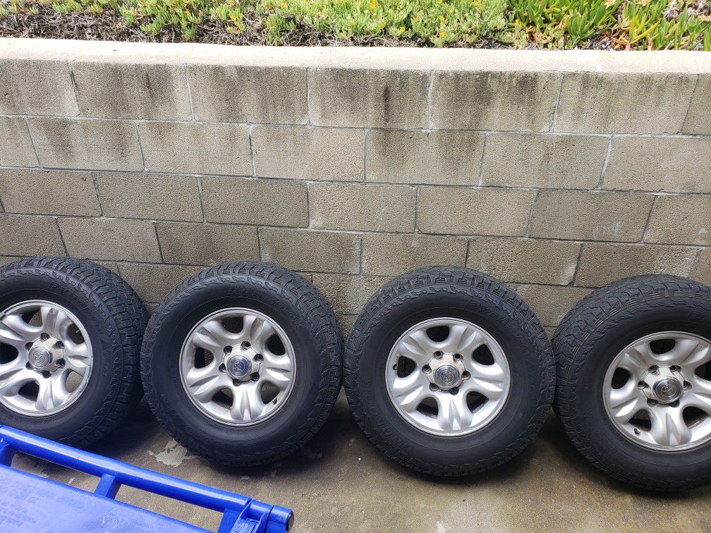Hankook Dynapro Tires 265/70R16 on 2001 Toyota 4runner Rims Fair Condition- Lugs Included