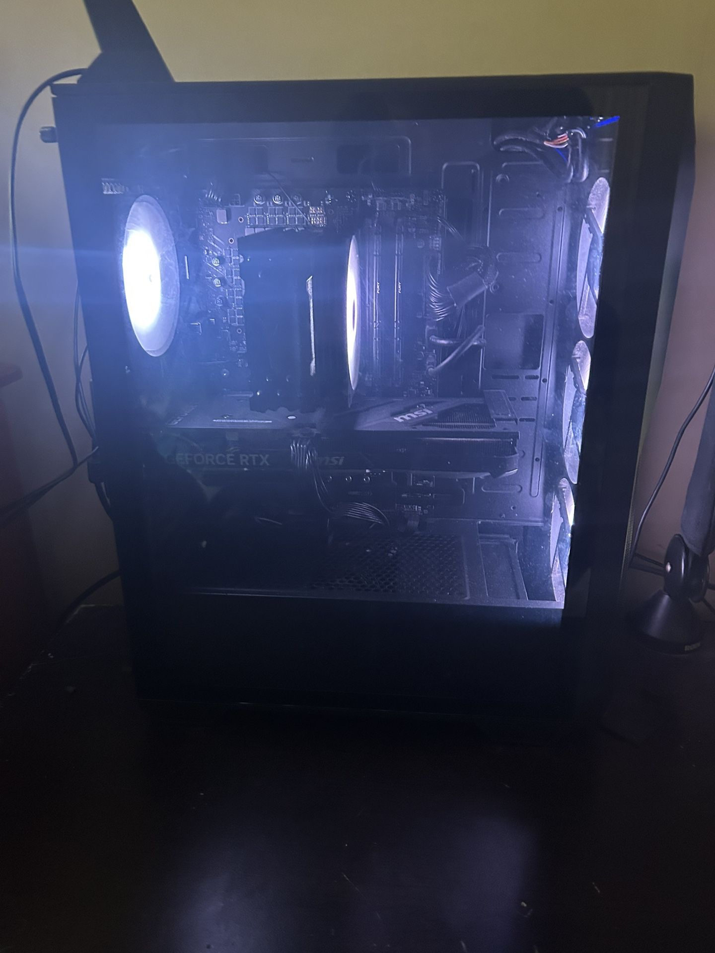 Gaming Pc , Mic And mic arm and Curved Gaming Monitor