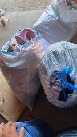 Few bags of clothing women/ baby girl