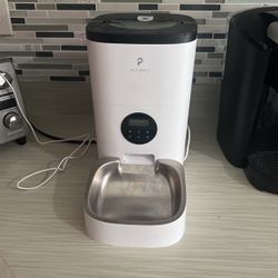 Automatic Pet Feeder