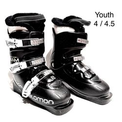 Youth Salomon Ski Boots (Size 4 / 4.5)