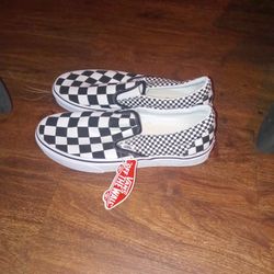 New Checkered Black and White Men's Size 9.5 Vans