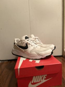 nike shoe Size 8.5 