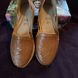 Women’s Shoes Size 8