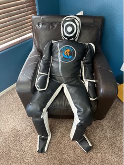 Grappling dummy