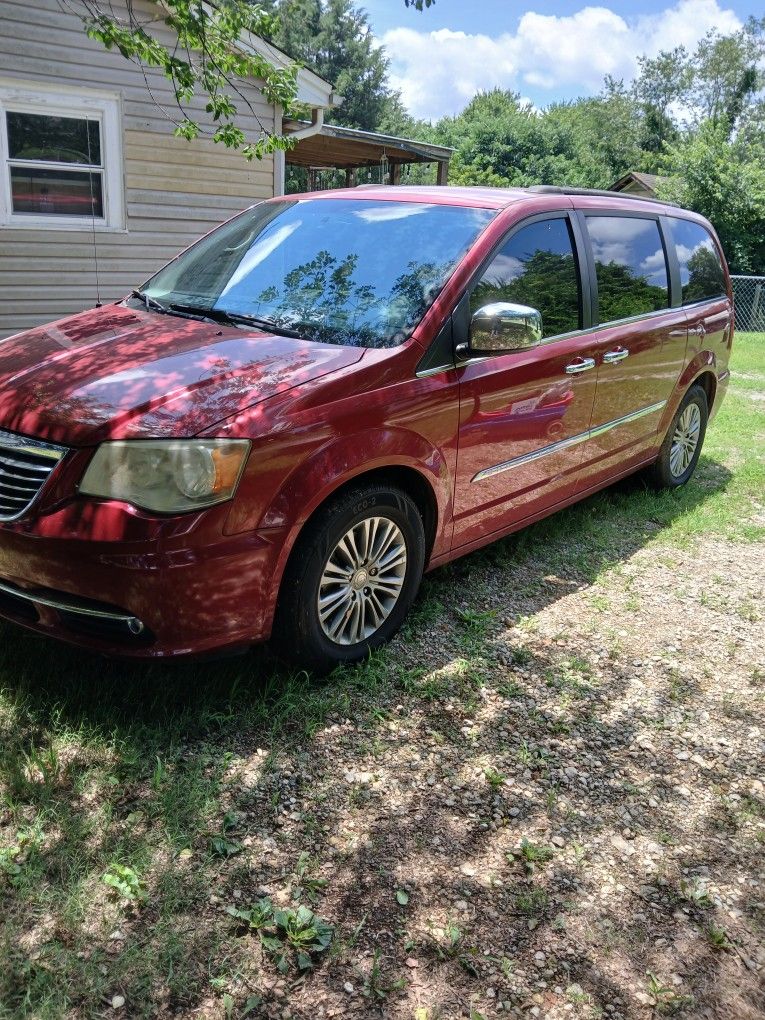 2014 Chrysler Town & Country