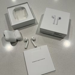 Apple AirPods with Charging Case