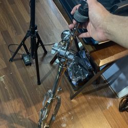 Cymbal stand