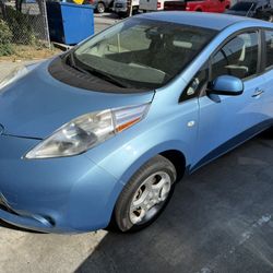 2011 NISSAN LEAF SV