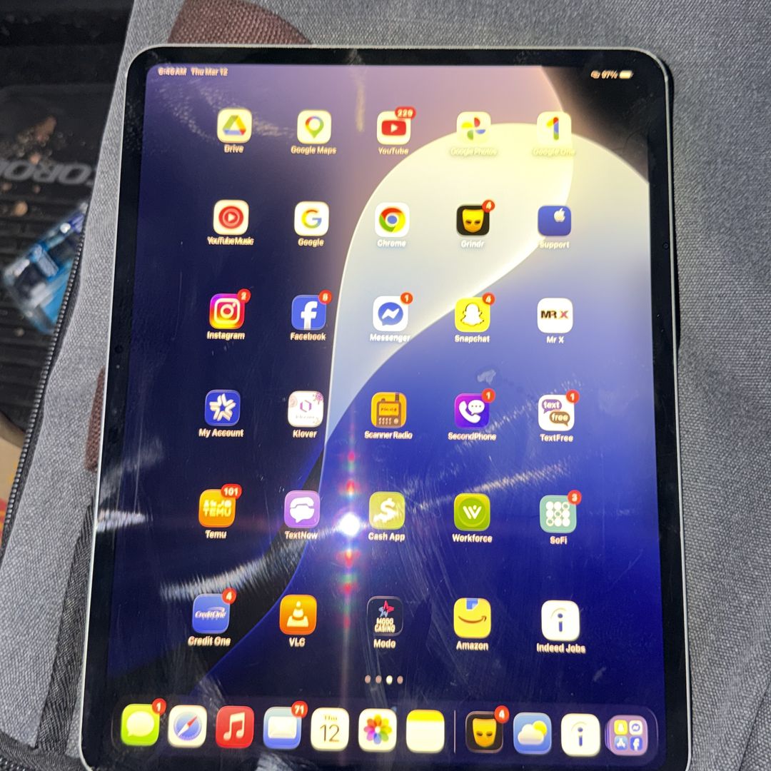 iPad Pro 11 gen 13 inch 512 gig