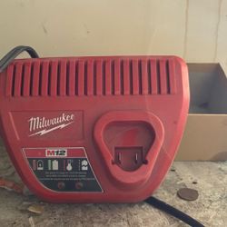 Milwaukee M12 Battery Charger