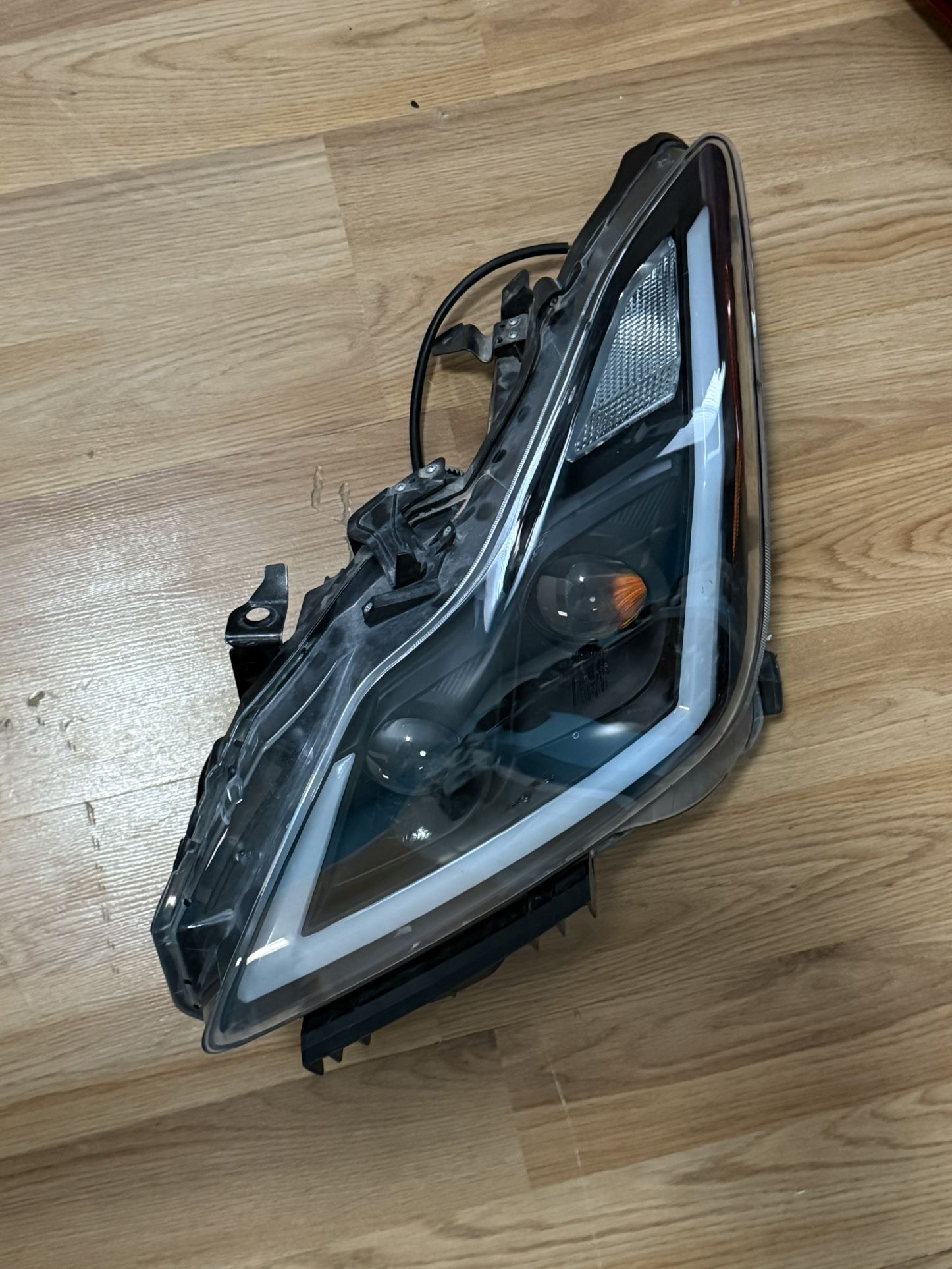 G37 Coupe Driver Headlight
