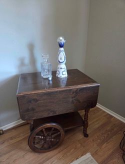 Vintage wood tea cart/ bar cart