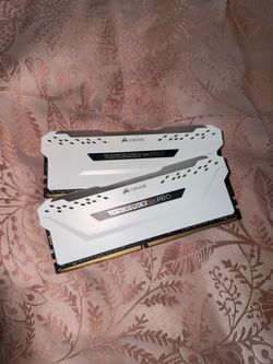 Corsair Vengeance RGB Pro 32GB (2x16GB) DDR4 2666MHz RGB White