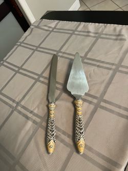 Set of knife and spatula