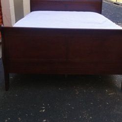 Ashley Furniture Solid Wood Queen Size Bed; Headboard, Footboard, Rails, Mattress And Boxspring. Delivery Available 