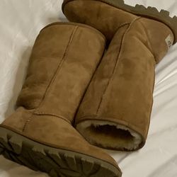 UGG Boots UGG Classic Tall II Women's Boot, Size 7 - Chestnut