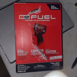 Milwaukee3/8 Stubby Impact Wrench 