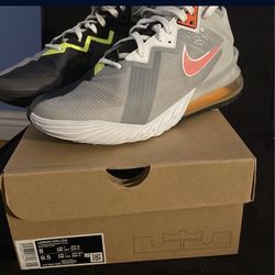 Lebron Basketball Shoes 👟 Grey