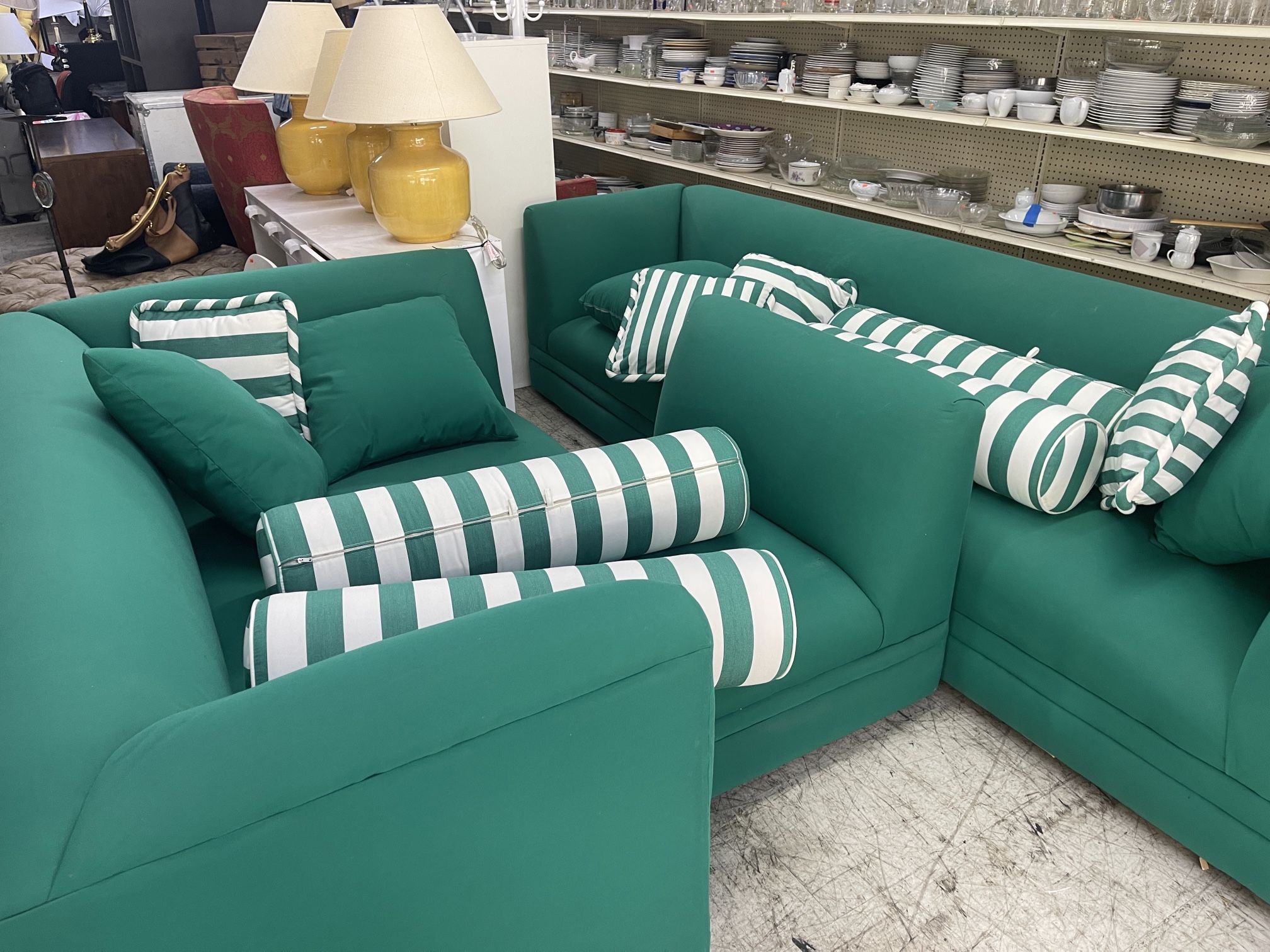 BEAUTIFUL CLEAN SENIOR OWNED SECTIONAL GREEN SOFA COUCH SPOTLESS PET FREE