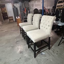 Modern day Tufted Bar Stools – Set of 3 – Like New – Super Clean