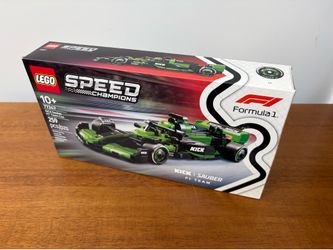 LEGO Speed Champions KICK Sauber F1 Team C44 Race Car (77247)