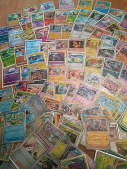 100 Assorted reverse Holo Pokemon cards