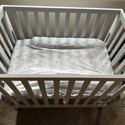 Foldable / Convertible Crib 