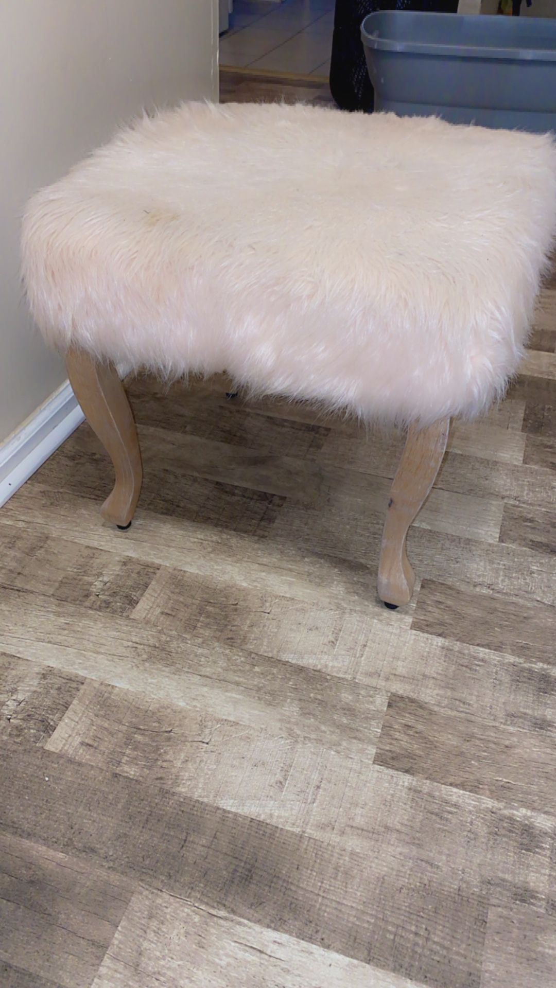 2 Large Pink Fur Stools . Fur Needs Cleaning $ 20 Each Must Pick Up 