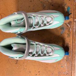 Women’s Ice Skates