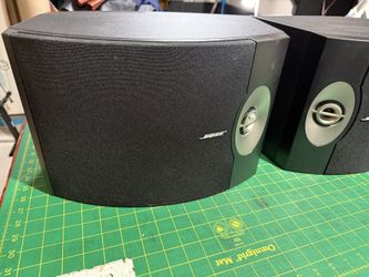 Bose 301v Bookshelf Speaker Like New