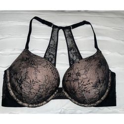 Victoria’s Secret very sexy, push-up bra
