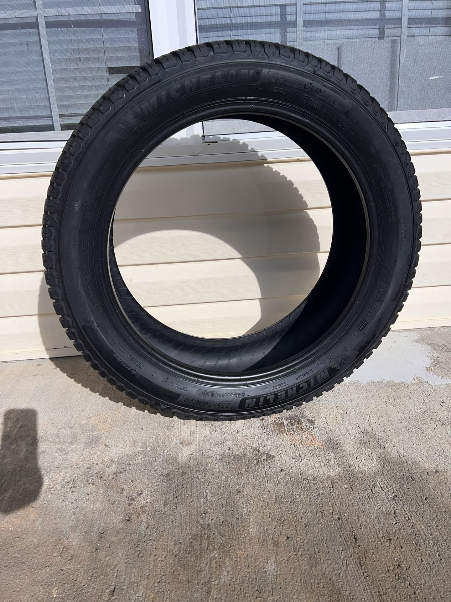 Michelin CrossClimate 2 – 235/50R20 104V (Driven 150 Miles, Like New)