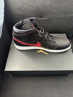 Jordan 1 mid