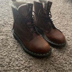 Dr. Marten Boots Women’s Size 6