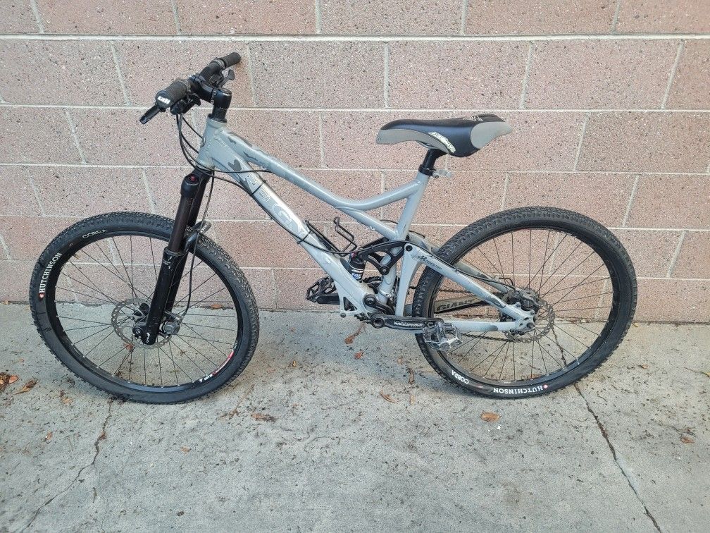 Mens Medium Mountain Bike
