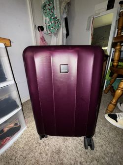 Skyline Hardside Checked Spinner Suitcase