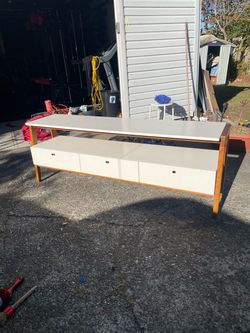 Nice white modern Mid-Century Modern TV Stand with 3 Drawers excellent