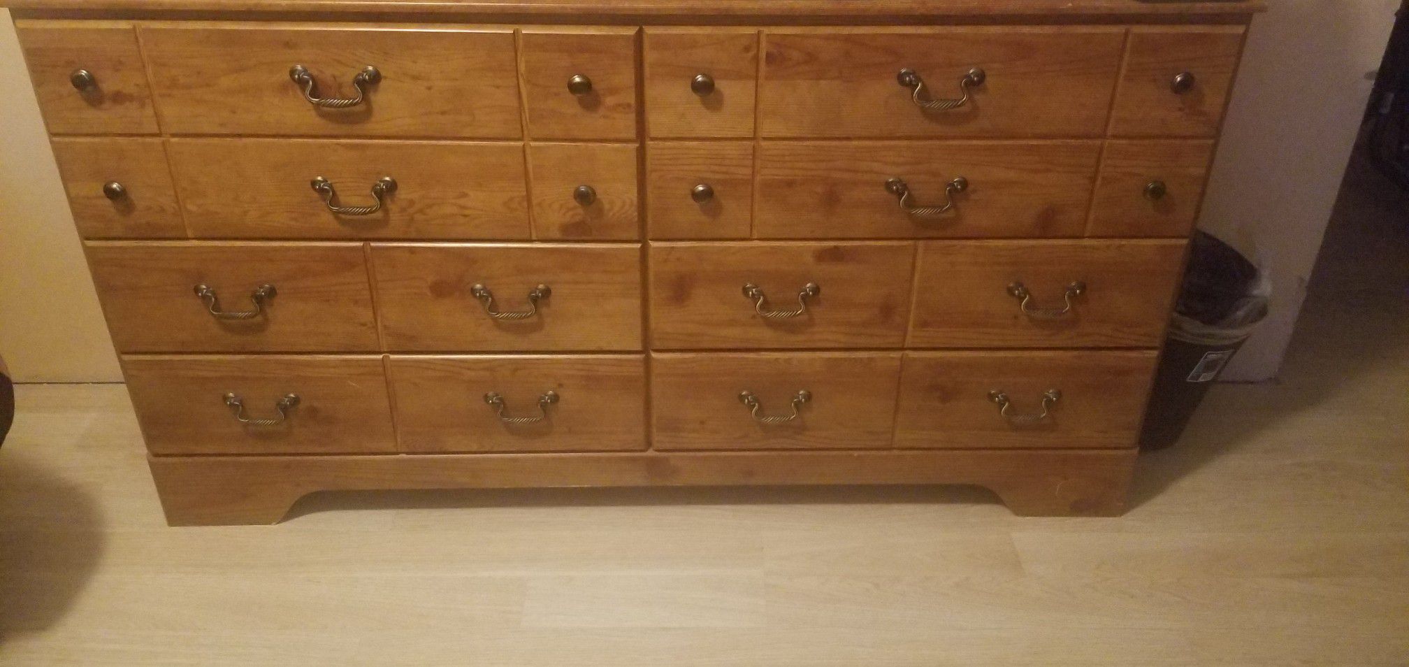 6 drawer Dresser Oak Wood