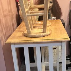 Breakfast Bar With 2 Stools 