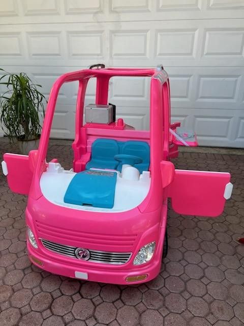 12V Power Wheels Barbie Dream Camper Battery-Powered Ride-On Pre-owned 