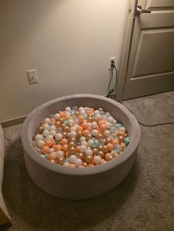 Foam Ball Pit with Balls