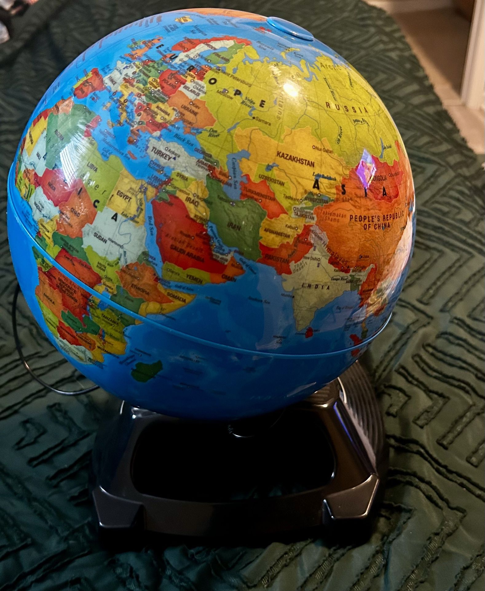 LeapFrog Magic Adventures Globe