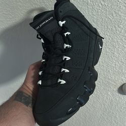 Jordan 9 Anthracite size 8.5 Or