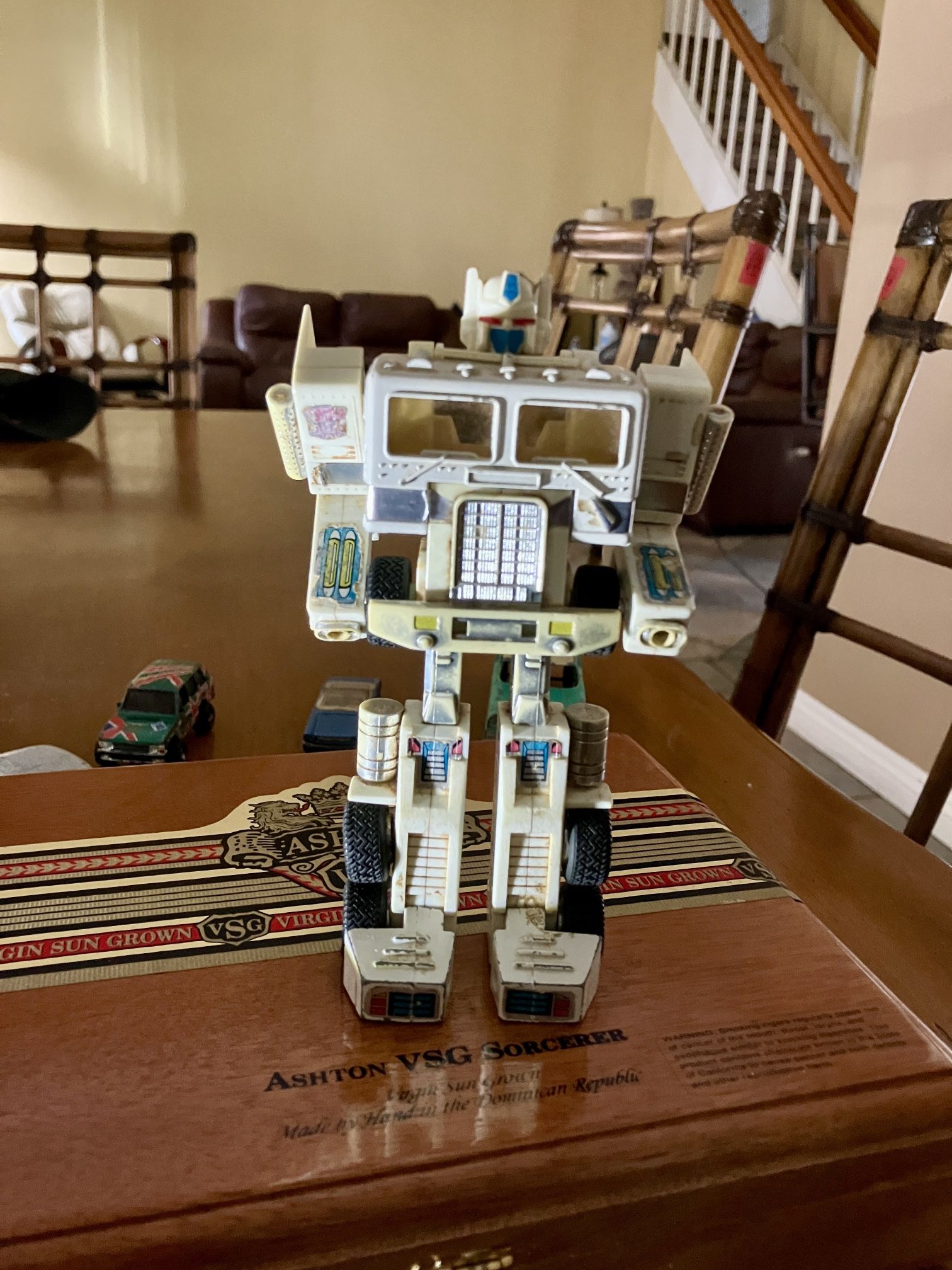 80s Vintage G1 White Optimus Prime